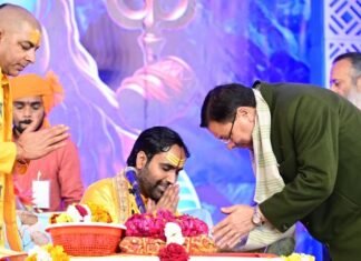 Nainital:-हल्द्वानी में दिव्य ज्योति जागृति संस्थान द्वारा आयोजित शिव कथा में शामिल हुए सीएम धामी कहा-गढ़वाल और कुमाऊँ में एक-एक ‘स्पिरिचुअल इकोनॉमिक ज़ोन’ की स्थापना की दिशा में तेजी से कार्य