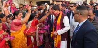 Khatima:-होली मिलन समारोह में उमड़ा जनसैलाब,सीएम धामी ने जनसमुदाय संग साझा की उत्सव की खुशियां