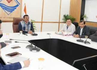 Uttarakhand:-मुख्य सचिव आनन्द बर्द्धन की अध्यक्षता में हुई सचिव समिति की बैठक,विभिन्न विषयों पर चर्चा कर दिए दिशा निर्देश
