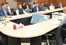 Uttarakhand:-यूपीडा के अधिकारियों ने मुख्य सचिव आनंद बर्धन को दिया गंगा एक्सप्रेसवे के मेरठ-हरिद्वार विस्तारीकरण पर प्रस्तुतीकरण