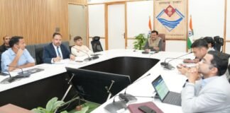 Uttarakhand:-मुख्य सचिव आनंद बर्धन की आगामी कुंभ मेला के दृष्टिगत ऋषिकेश में त्रिवेणी घाट,चंद्रभागा ब्रिज व आस्था पथ परियोजनाओं की EFC की समीक्षा