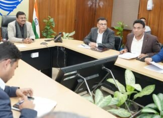 Dehradun:-मुख्य सचिव आनंद बर्धन की अध्यक्षता में हुई नैनीताल एवं मसूरी से संबंधित समस्याओं पर उच्चस्तरीय समीक्षा बैठक