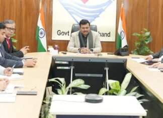 Dehradun:-मुख्य सचिव आनंद ने की सॉलिड वेस्ट मैनेजमेंट की समीक्षा,डोर-टू-डोर सफाई,सोर्स सेग्रीगेशन और प्रोसेसिंग क्षमता बढ़ाने के दिए निर्देश