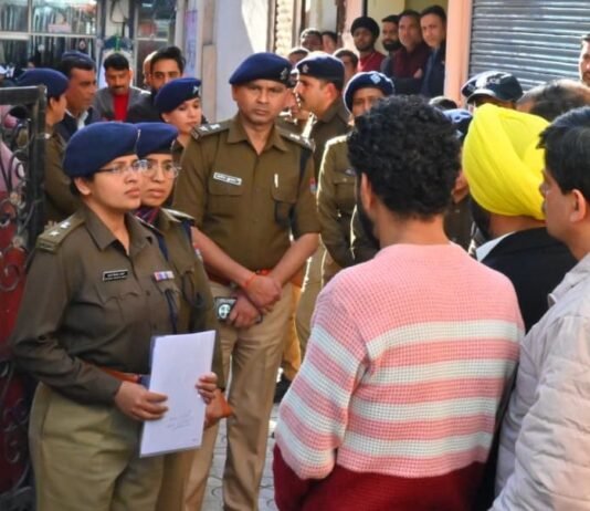 Uttarakhand:-देहरादून हत्याकांड प्रकरण में एसपी मुख्यालय ने किया घटनास्थल का निरीक्षण,परिवार का पक्ष सुनकर जुटाई अहम जानकारी,निष्पक्ष जांच का दिया भरोसा