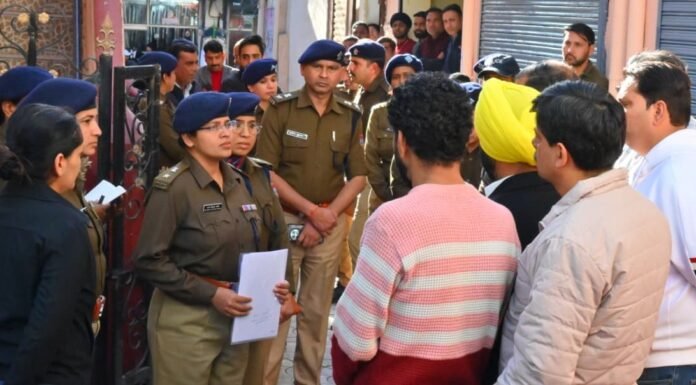 Uttarakhand:-देहरादून हत्याकांड प्रकरण में एसपी मुख्यालय ने किया घटनास्थल का निरीक्षण,परिवार का पक्ष सुनकर जुटाई अहम जानकारी,निष्पक्ष जांच का दिया भरोसा