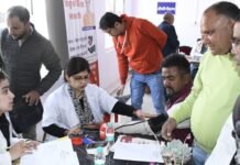 Haldwani:-मुख्यमंत्री पुष्कर धामी के निर्देश पर मीडिया सेंटर में पत्रकारों हेतु लगाया गया निःशुल्क स्वास्थ्य शिविर