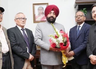 Dehradun:-षष्टम राज्य वित्त आयोग के अध्यक्ष एन.रवि शंकर ने राज्यपाल गुरमीत सिंह से की शिष्टाचार भेंट,आयोग का प्रतिवेदन 2026-2031 किया प्रस्तुत