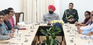Uttarakhand:-राज्यपाल गुरमीत सिंह ने लोक भवन में प्रदेश के विभिन्न विश्वविद्यालयों के मीडिया एवं जनसंचार विभागों के विभागाध्यक्षों एवं डीन के साथ की बैठक