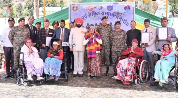 Pithoragarh:-राज्यपाल गुरमीत सिंह पंचशूल ब्रिगेड की 12 कुमाऊँ में भारतीय सेना द्वारा आयोजित भूतपूर्व सैनिकों की रैली एवं सैनिक परिवारों के लिए आयोजित कार्यक्रम में हुए शामिल