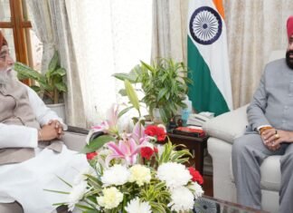 Dehradun:-हेमकुंड साहिब मैनेजमेंट ट्रस्ट के अध्यक्ष नरेंद्रजीत सिंह बिंद्रा ने राज्यपाल गुरमीत सिंह से की शिष्टाचार भेंट
