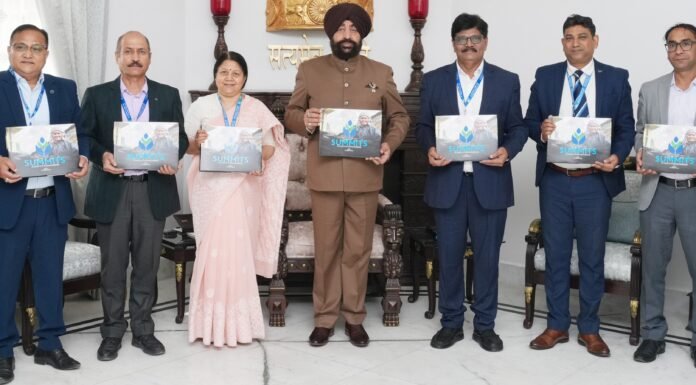 Uttarakhand:-राज्यपाल गुरमीत सिंह ने उत्तराखण्ड ग्रामीण बैंक की कॉफी टेबल बुक ‘समिट्सःद जर्नी ऑफ उत्तराखण्ड ग्रामीण बैंक’ का किया विमोचन