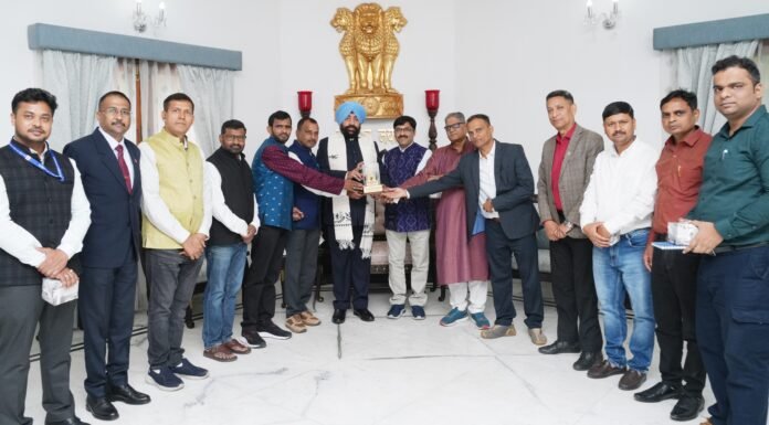 Uttarakhand:-राज्यपाल गुरमीत सिंह से लोक भवन में ओडिशा से आए मीडिया प्रतिनिधिमंडल ने की शिष्टाचार भेंट