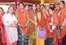 Almora:-देवी भागवत कथा और सोमेश्वर में पूजन में शामिल हुईं कैबिनेट मंत्री रेखा आर्या