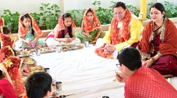 Uttarakhand:-मुख्यमंत्री पुष्कर सिंह धामी ने रामनवमी के पावन अवसर पर किया कन्या पूजन,प्रदेश की खुशहाली की कामना