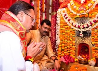 Udham Singh Nagar:-मुख्यमंत्री पुष्कर सिंह धामी ने काशीपुर में मां बाल सुंदरी मंदिर में पूजा-अर्चना कर की प्रदेश के चहुंमुखी विकास और सुख-शांति की कामना