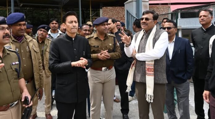 Nainital:-मुख्य सचिव ने किया भवाली-रातिघाट बाईपास,श्री कैंचीधाम मंदिर में निर्माण कार्यों का स्थलीय निरीक्षण अधिकारियों को निर्देश-जून से पहले चालू हो बाईपास