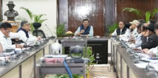 Uttarakhand:-मुख्य सचिव आनंद बर्धन का अधिकारियों को निर्देश,मुख्यमंत्री घोषणाओं के कार्यों को शीघ्र करें पूर्ण,लंबित परियोजनाओं पर 15 दिन में लें निर्णय