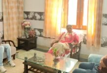 Kotdwar:-विधानसभा अध्यक्ष ऋतु खण्डूड़ी ने उपजिलाधिकारी संदीप कुमार से की मुलाकात,क्षेत्र में गैस आपूर्ति व्यवस्था को लेकर विस्तार से की चर्चा