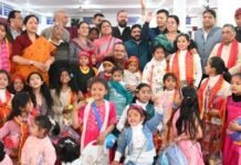 Dehradun:-महाअष्टमी के अवसर पर मसूरी में कैबिनेट मंत्री गणेश जोशी ने किया राधा कृष्ण मंदिर में 151 कन्याओं का सामूहिक पूजन