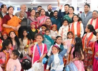 Dehradun:-महाअष्टमी के अवसर पर मसूरी में कैबिनेट मंत्री गणेश जोशी ने किया राधा कृष्ण मंदिर में 151 कन्याओं का सामूहिक पूजन