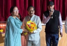 Dehradun:-दून विश्वविद्यालय में पांच दिवसीय नाट्य समारोह का शुभारंभ,प्रथम दिवस पर ‘तुगलक’ का दमदार मंचन,वरिष्ठ रंगकर्मियों का हुआ सम्मान