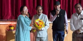 Dehradun:-दून विश्वविद्यालय में पांच दिवसीय नाट्य समारोह का शुभारंभ,प्रथम दिवस पर ‘तुगलक’ का दमदार मंचन,वरिष्ठ रंगकर्मियों का हुआ सम्मान