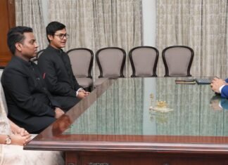 Dehradun:-राज्यपाल गुरमीत सिंह से लोक भवन में 2024 बैच के आईएएस प्रशिक्षु अधिकारियों ने की शिष्टाचार भेंट