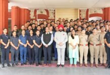 Uttarakhand:-लोक भवन में सुरक्षाकर्मियों को मिली विशिष्ट पहचान,राज्यपाल गुरमीत सिंह ने किया बैज अलंकरण