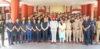 Uttarakhand:-लोक भवन में सुरक्षाकर्मियों को मिली विशिष्ट पहचान,राज्यपाल गुरमीत सिंह ने किया बैज अलंकरण