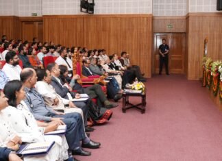 Uttarakhand:-लोक भवन में हेमवती नंदन बहुगुणा चिकित्सा शिक्षा विश्वविद्यालय द्वारा ‘चार धाम यात्रा के दौरान चिकित्सा समस्याएं और सड़क दुर्घटना सुरक्षा उपाय’ विषय पर सेमिनार आयोजित