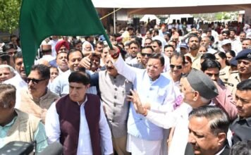 Uttarakhand:-मुख्यमंत्री पुष्कर धामी ने ऋषिकेश से चार धाम जाने वाली बसों को हरी झंडी दिखाकर किया रवाना