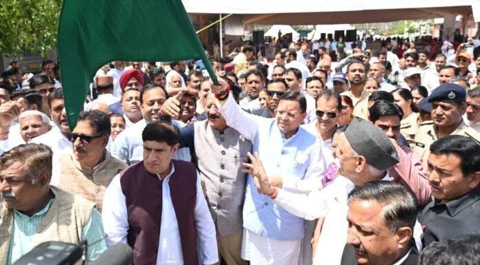 Uttarakhand:-मुख्यमंत्री पुष्कर धामी ने ऋषिकेश से चार धाम जाने वाली बसों को हरी झंडी दिखाकर किया रवाना