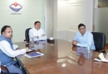 New Delhi:-सीमावर्ती क्षेत्रों में व्यापार व आधारभूत ढांचे के सुदृढ़ीकरण को लेकर लैंड पोर्ट्स अथॉरिटी ऑफ इंडिया के अध्यक्ष जयंत सिंह व अन्य वरिष्ठ अधिकारियों के साथ सीएम धामी ने की समीक्षा बैठक