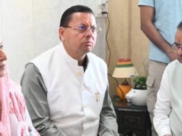 Dehradun:-सेवानिवृत्त ब्रिगेडियर मुकेश जोशी के निधन पर उनके आवास पहुंचकर सीएम धामी ने दी उन्हें श्रद्धांजलि