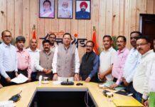 Uttarakhand:-मुख्यमंत्री पुष्कर धामी से उत्तराखंड डिप्लोमा इंजीनियर्स महासंघ के पदाधिकारियों ने की भेंट,इंजीनियर्स की मांगों के परीक्षण हेतु सब-कमेटी गठन