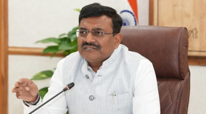 Uttarakhand:-मुख्य सचिव आनंद बर्द्धन ने जिलाधिकारियों एवं तेल कंपनियों के प्रतिनिधियों के साथ की बैठक,घरेलू गैस सिलेण्डरों का बैकलॉग समाप्त करने के निर्देश