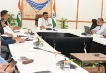 Uttarakhand:-मुख्य सचिव आनंद बर्द्धन ने की जिलाधिकारियों के साथ बैठक,विभिन्न मुद्दों पर चर्चा की एवं अद्यतन स्थिति की ली जानकारी