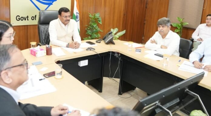 Uttarakhand:-मुख्य सचिव आनन्द बर्द्धन की अध्यक्षता में एशियन डेवलपमेंट बैंक और उत्तराखण्ड सरकार के निर्माण सम्बन्धी विभागों के हुई मध्य बैठक