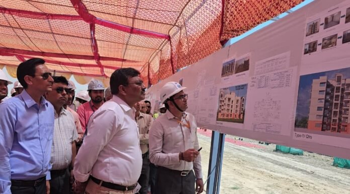 Udham Singh Nagar:-मुख्य सचिव आनन्द बर्द्धन ने किया निर्माणाधीन एम्स सैटेलाइट सेंटर,किच्छा का स्थलीय निरीक्षण