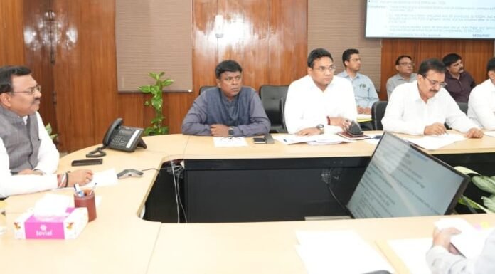 Dehradun:-मुख्य सचिव आनंद बर्द्धन ने ली देहरादून शहर के यातायात संतुलन को लेकर देहरादून मोबिलिटी प्लान की बैठक