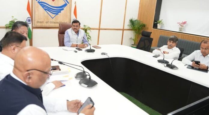 Dehradun:-मुख्य सचिव आनन्द बर्द्धन की अध्यक्षता में हुई सचिव समिति की बैठक,जिला योजना समितियों की बैठकें अनिवार्य रूप से आयोजित करने के निर्देश