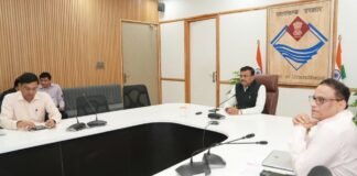 Uttarakhand:-मुख्य सचिव आनन्द बर्द्धन ने की ग्रीष्मकाल में हीटवेव की तैयारियों को लेकर शासन के उच्चाधिकारियों के साथ की बैठक,राज्य के हर स्कूल में बजेगी वॉटर बेल