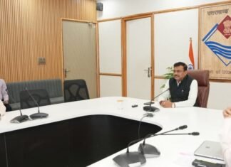 Uttarakhand:-मुख्य सचिव आनन्द बर्द्धन ने की ग्रीष्मकाल में हीटवेव की तैयारियों को लेकर शासन के उच्चाधिकारियों के साथ की बैठक,राज्य के हर स्कूल में बजेगी वॉटर बेल