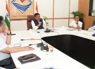 Dehradun:-मुख्य सचिव आनन्द बर्द्धन की अध्यक्षता में हुई सचिव समिति की बैठक,विभिन्न मुद्दों पर हुई चर्चा