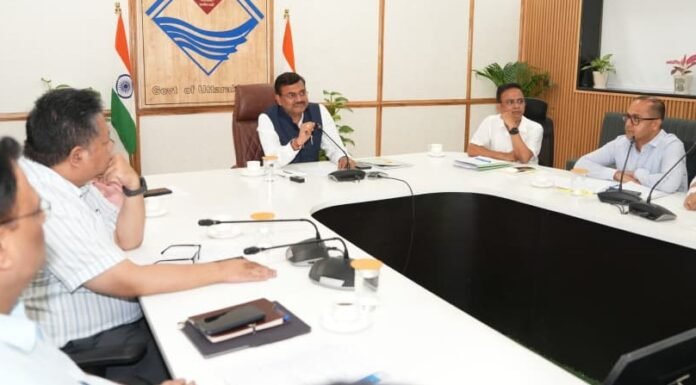 Dehradun:-मुख्य सचिव आनन्द बर्द्धन की अध्यक्षता में हुई सचिव समिति की बैठक,विभिन्न मुद्दों पर हुई चर्चा