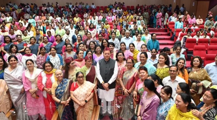 Dehradun:-उत्तराखंड राज्य महिला आयोग द्वारा आयोजित नारी शक्ति वंदन सम्मेलन में बोले सीएम धामी-महिलाओं की शक्ति,साहस और समर्पण ही हमारे समाज और देश की प्रगति का आधार