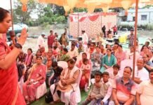 Kotdwar:-विधानसभा अध्यक्ष ऋतु खण्डूडी ने वार्ड नं-32 शिवराजपुर में सड़क का किया उद्घाटन