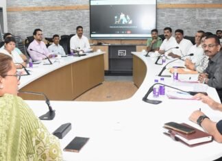 Uttarakhand:-पीआरडी स्वयंसेवकों की कैबिनेट मंत्री रेखा आर्या से वार्ता,धरना खत्म करने पर हुए राजी,सचिवालय में आयोजित बैठक में विभिन्न मुद्दों पर बनी बात