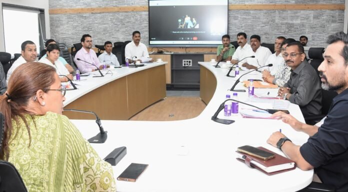 Uttarakhand:-पीआरडी स्वयंसेवकों की कैबिनेट मंत्री रेखा आर्या से वार्ता,धरना खत्म करने पर हुए राजी,सचिवालय में आयोजित बैठक में विभिन्न मुद्दों पर बनी बात