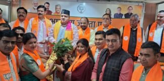 Uttarakhand:-ब्लॉक प्रमुख,सभासद और पूर्व चेयरमैन सहित सैकड़ो समर्थक हुए भाजपा में शामिल